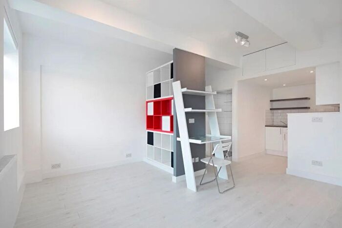 Studio To Rent In Benwell Road, Holloway, London, N7