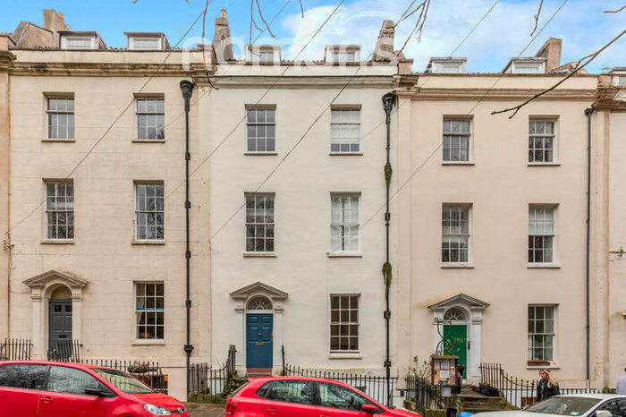 2 Bedroom Apartment To Rent In Bellevue, Bristol, BS8