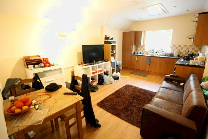 1 Bedroom Flat To Rent In Colum Road, Cathays, Cardiff, CF10