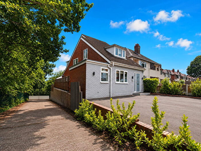 4 Bedroom Detached House For Sale In Delph Road, Brierley Hill, DY5