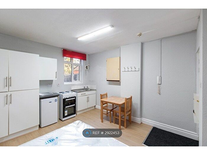 Studio To Rent In Rickmansworth Road, Watford, WD18