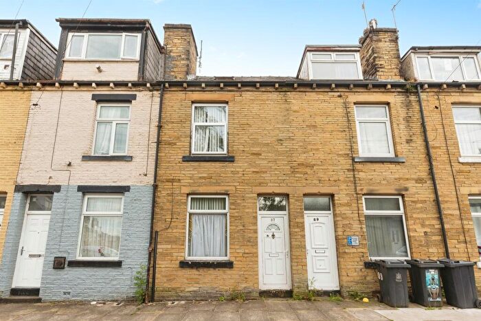 4 Bedroom Terraced House For Sale In Brompton Road, Bradford, BD4