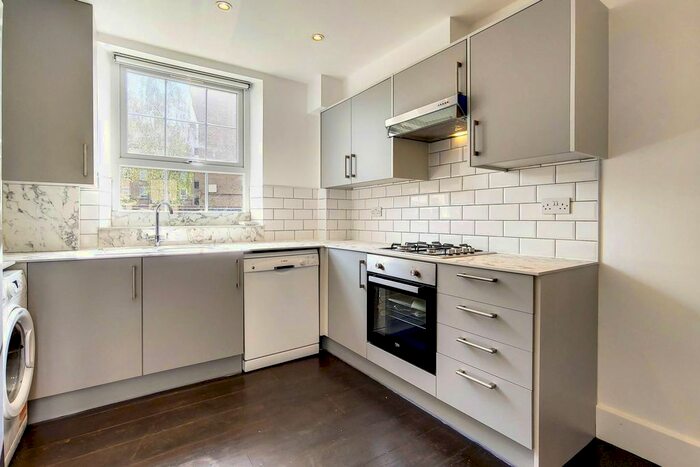 4 Bedroom Flat To Rent In Jebb Avenue, Brixton Hill, London, SW2