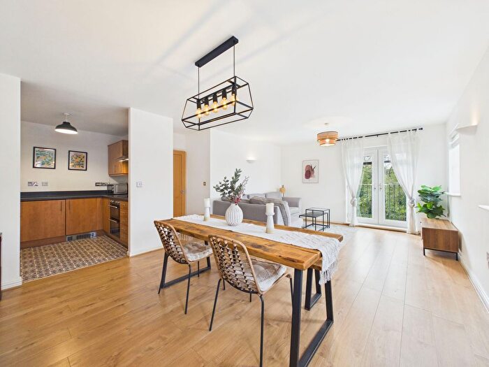 2 Bedroom Flat For Sale In Ledger Walk, Carrington, Nottingham, NG5