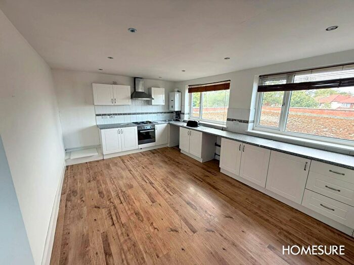 3 Bedroom Flat To Rent In New Chester Road, Eastham, Wirral, CH62