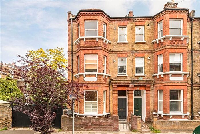 2 Bedroom Flat For Sale In Handforth Road, Oval, SW9