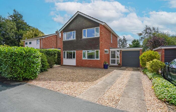 4 Bedroom Detached House For Sale In Fir Tree Close, Southmoor, OX13