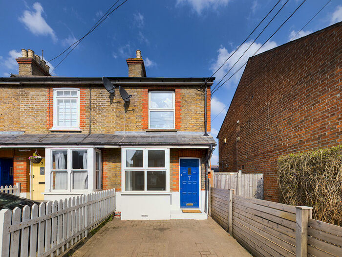 3 Bedroom End Of Terrace House To Rent In Cores End Road, Bourne End, SL8