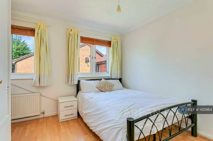 2 Bedroom Semi-Detached House To Rent In Tarragon Close, London, SE14