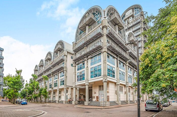 2 Bedroom Flat For Sale In Baltic Quay, Sweden Gate, SE16