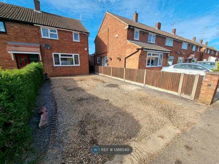 2 Bedroom Terraced House To Rent In Briar Close, Luton, LU2