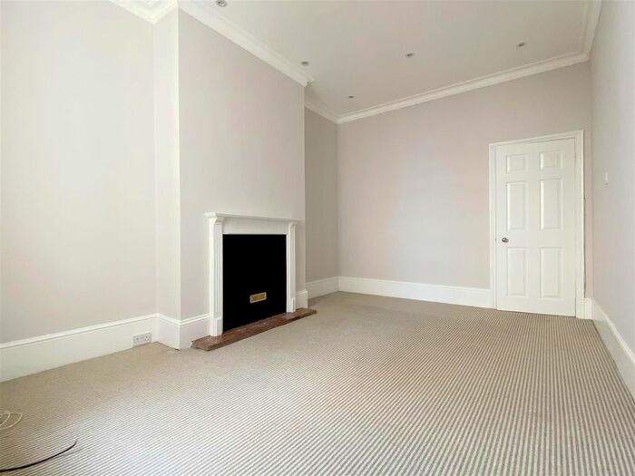 1 Bedroom Flat To Rent In St. Georges Terrace, Brighton, BN2