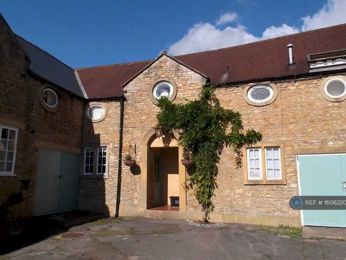 2 Bedroom Flat To Rent In Coombe Street, Bruton, BA10