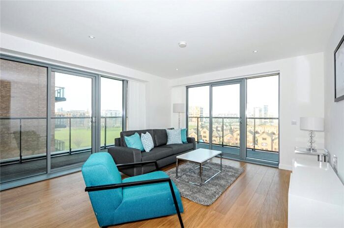 3 Bedroom Apartment To Rent In Lucienne Court, Lindfield Street, Canary Wharf, London, E14