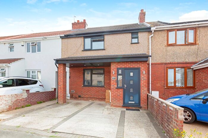 3 Bedroom Terraced House For Sale In Beaumont Road, Slough, SL2