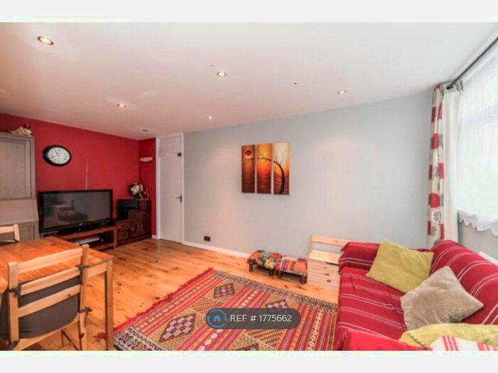 1 Bedroom Flat To Rent In Glanville Road, London, SW2