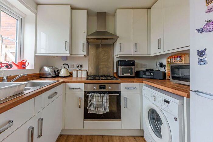 2 Bedroom Semi-Detached House For Sale In Ingram Close, Redditch, B97