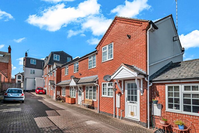 1 Bedroom Flat For Sale In Mountsorrel Lane, Rothley, Leicester, LE7