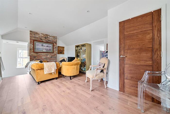 1 Bedroom Apartment For Sale In Beach Road, Westgate-On-Sea, CT8