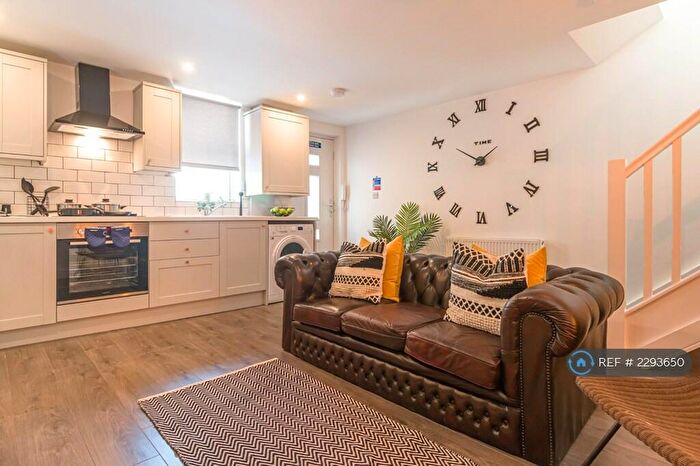 3 Bedroom Flat To Rent In Smithdown Road, Liverpool, L15