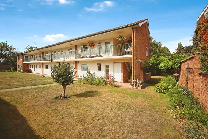 2 Bedroom Flat For Sale In Avonhurst, Dark Lane, Tiddington, Stratford-Upon-Avon, CV37