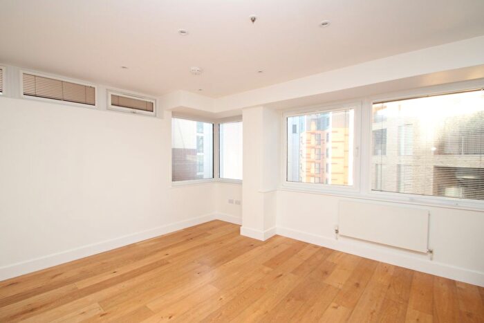 2 Bedroom Flat To Rent In High Street, Croydon, CR0