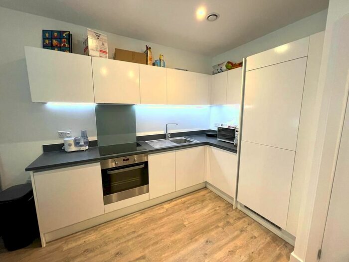1 Bedroom Flat To Rent In Kings Road, Reading, RG1