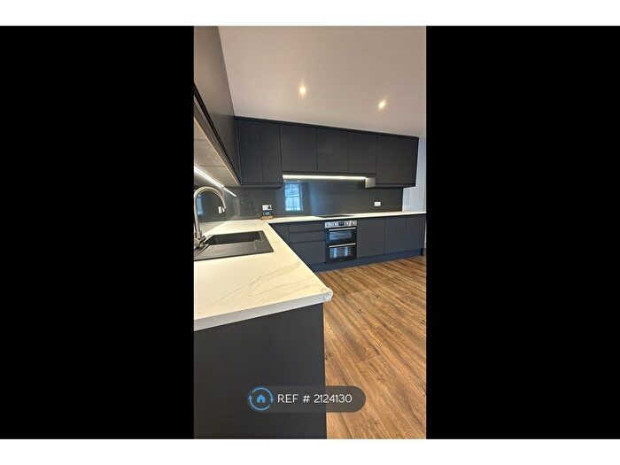 2 Bedroom Flat To Rent In Luton Road, Chatham, ME4