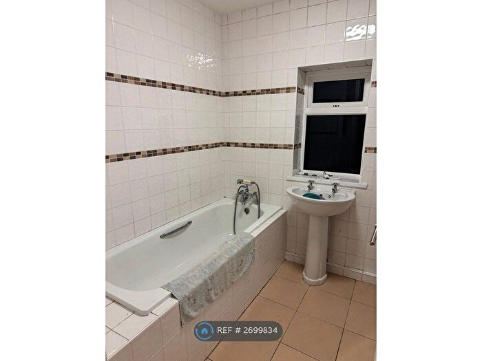 3 Bedroom Terraced House To Rent In Hawkshead Place, Gateshead, NE9