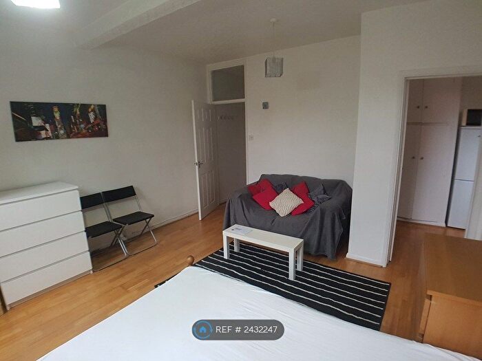 Studio To Rent In Delamere Road, London, SW20