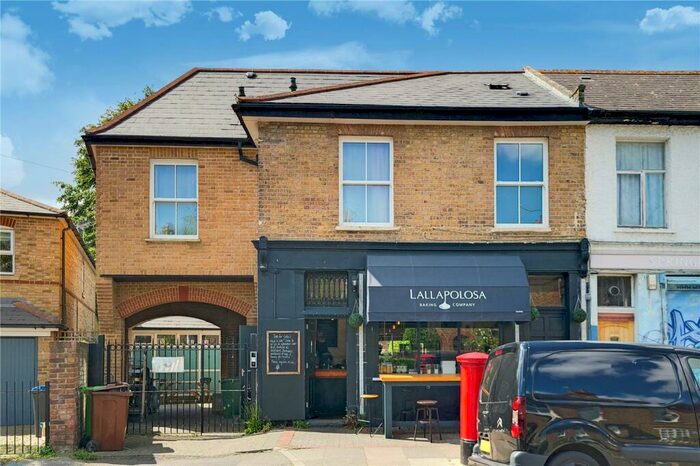 Apartment To Rent In Bloomfield Road, Kingston Upon Thames, KT1