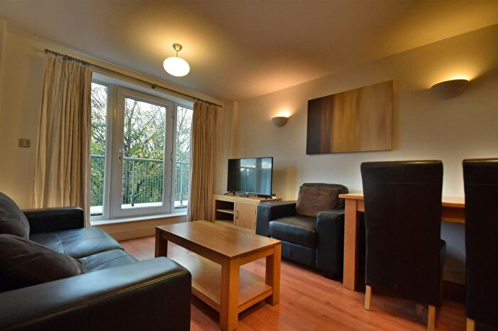 2 Bedroom Flat To Rent In Riverbank Point, High Street, Uxbridge, Middlesex, UB8