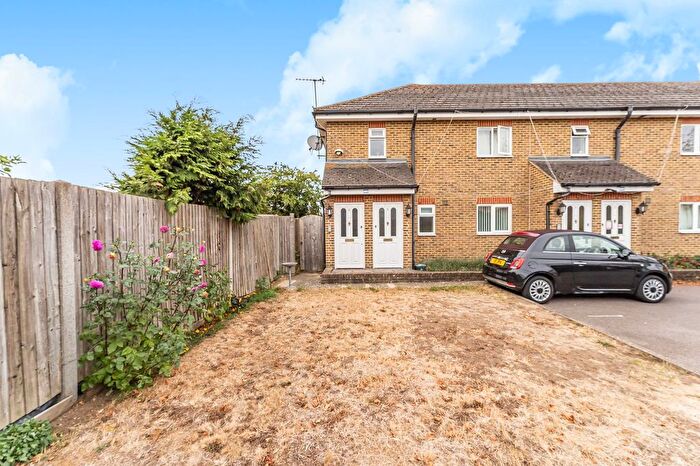 1 Bedroom Flat For Sale In Staines Road West, Ashford, TW15