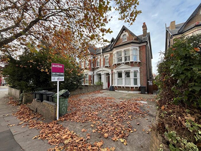 2 Bedroom Flat For Sale In Flat, Bromley Road, Catford, London, SE6