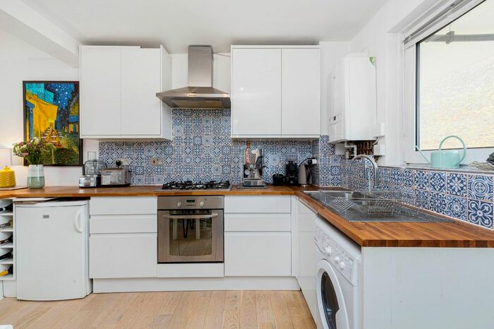 1 Bedroom Flat For Sale In Morgan Court, Battersea High Street, Battersea, SW11