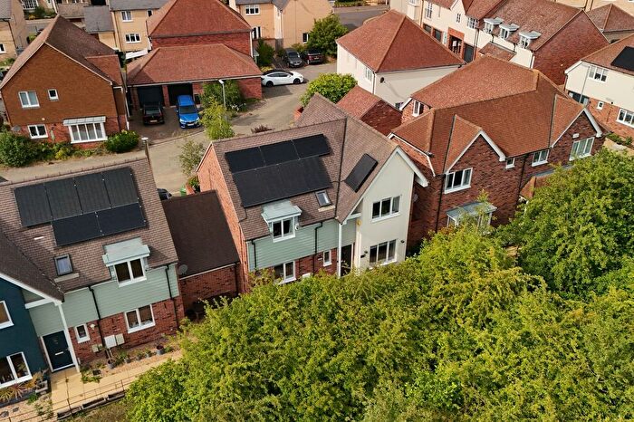 4 Bedroom Detached House For Sale In Wood Ridge Crescent, St. Neots, PE19