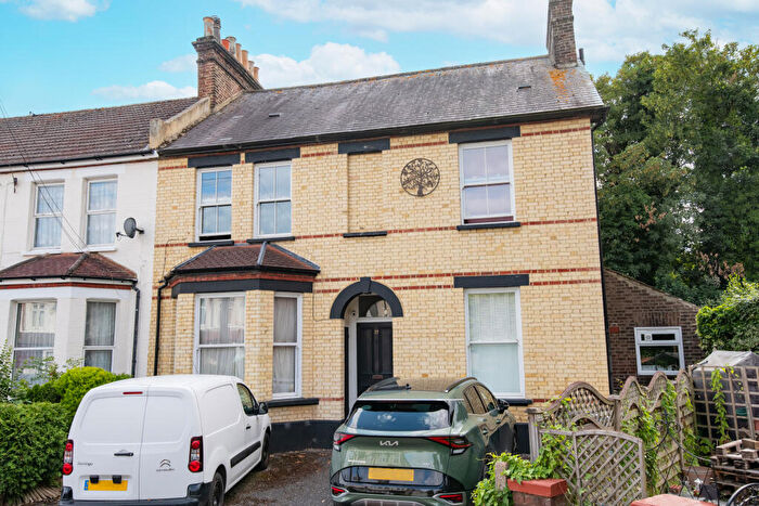 2 Bedroom Flat For Sale In Selby Road, Anerley, SE20
