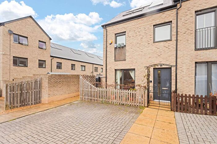 3 Bedroom End Of Terrace House For Sale In Lairdship Drive, Sighthill, Edinburgh, EH11