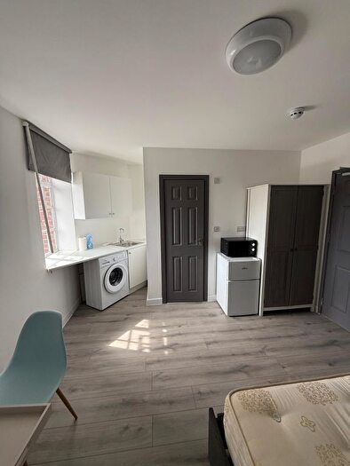 1 Bedroom Flat To Rent In High Street, Edgware, HA8