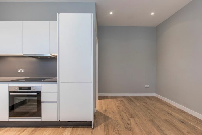 2 Bedroom Flat To Rent In Shirland Road, London, W9