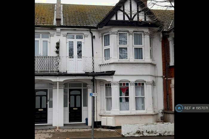 2 Bedroom Flat To Rent In Warrior Square, Southend, SS1