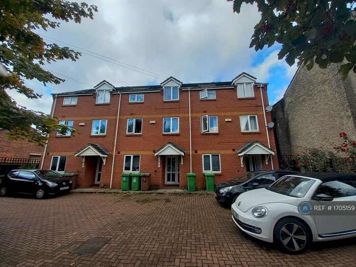 8 Bedroom Terraced House To Rent In Montpelier Road, Nottingham, NG7
