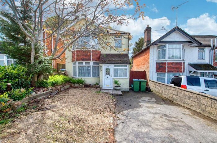 3 Bedroom Detached House For Sale In Bitterne Village, Southampton, SO18