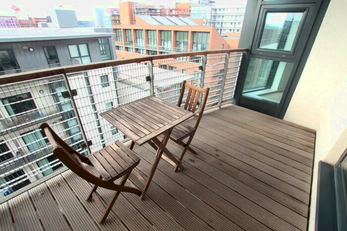 2 Bedroom Flat To Rent In Chandlers Wharf, City Centre, Liverpool, L1