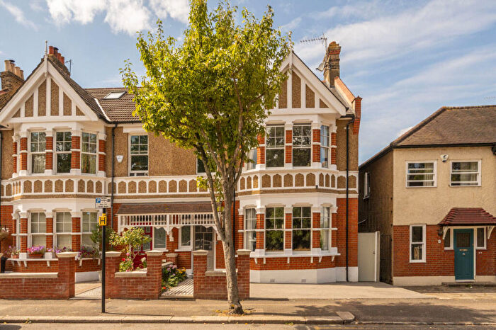 5 Bedroom House For Sale In Beacontree Avenue, Walthamstow, London, E17