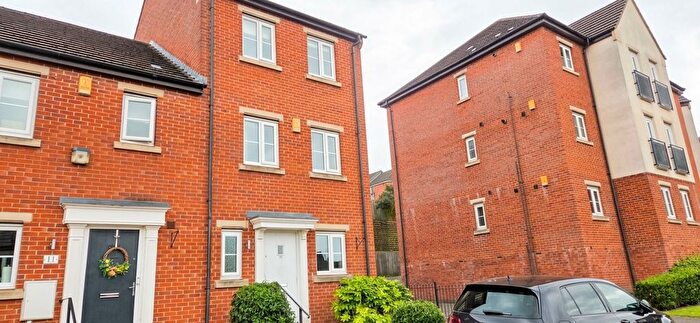 4 Bedroom Property To Rent In East Street, Doe Lea, S44