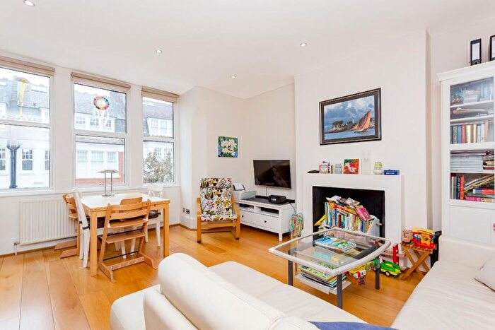 2 Bedroom Flat To Rent In Howitt Road, Belsize Park, NW3
