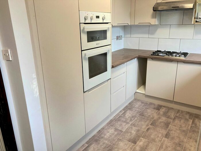5 Bedroom End Of Terrace House To Rent In Very Near Stags Way Area, Isleworth, TW7