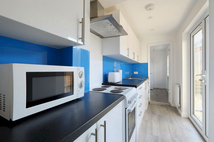 2 Bedroom Terraced House To Rent In Kimberley Road, BN2