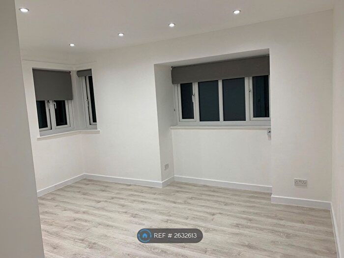 1 Bedroom Flat To Rent In St Marks Court, London, SE6
